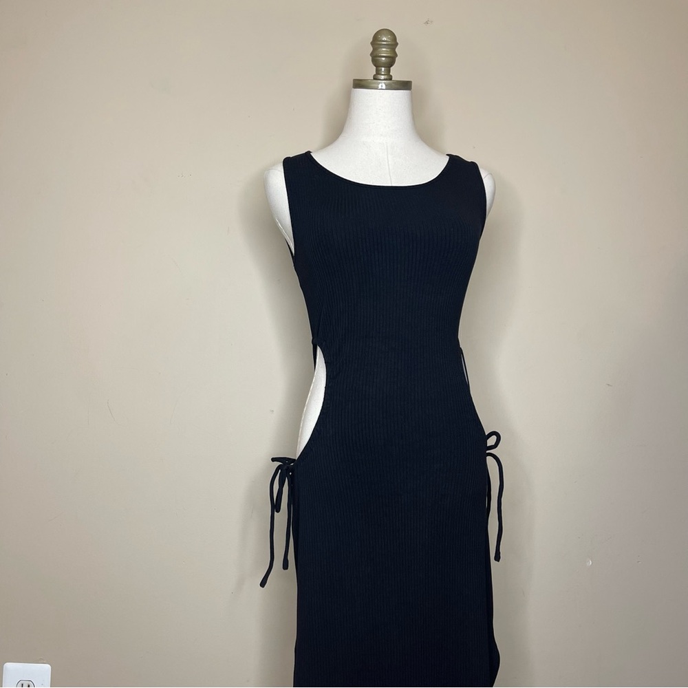 TIE SIDE CUTOUT SLIT DRESS